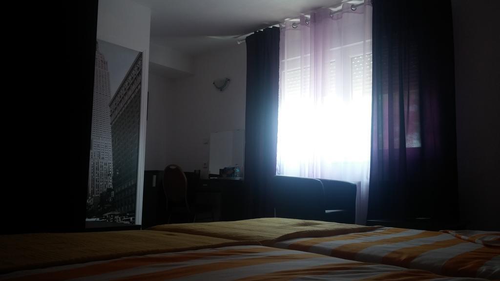 Rooms Du-Na Загреб Экстерьер фото